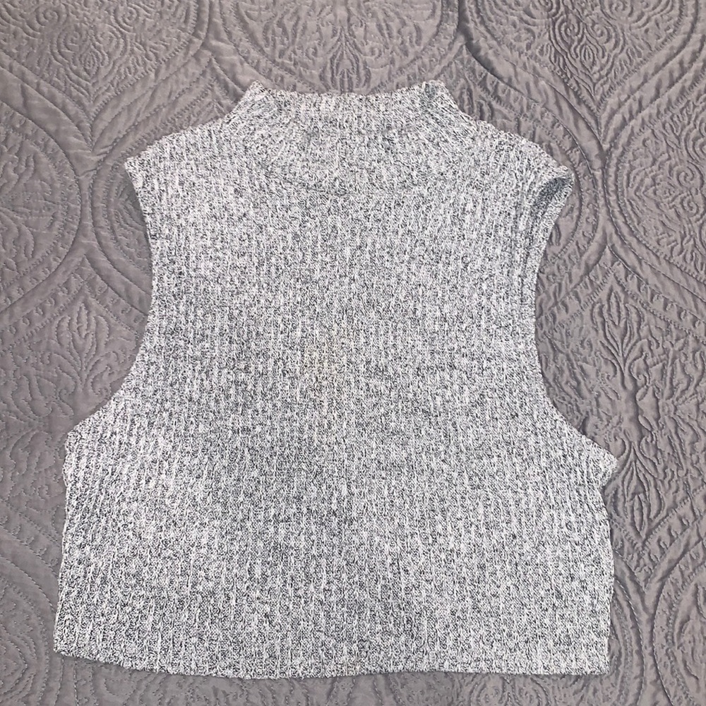 Grey crop top